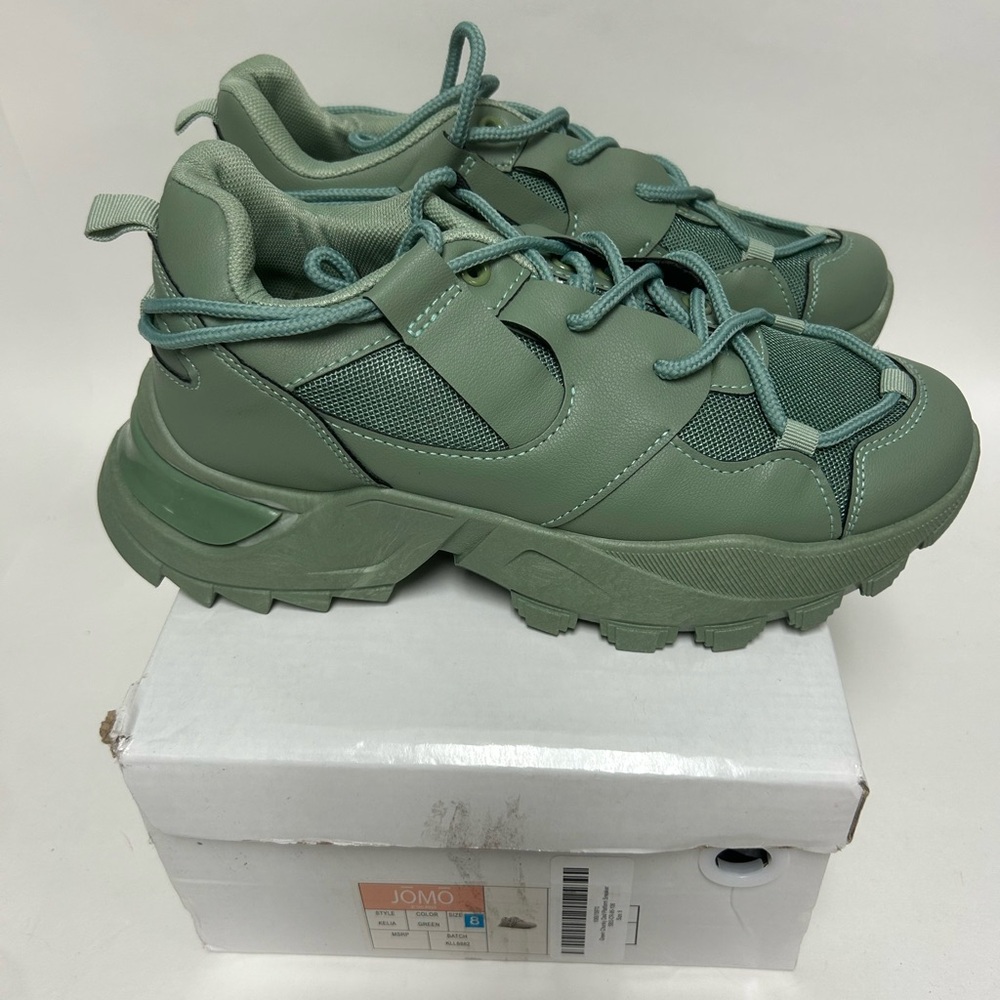 NEW JOMO Kelia Sneakers, size 8.